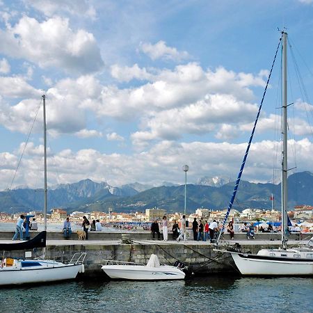 Villino Caproni Daire Viareggio Dış mekan fotoğraf