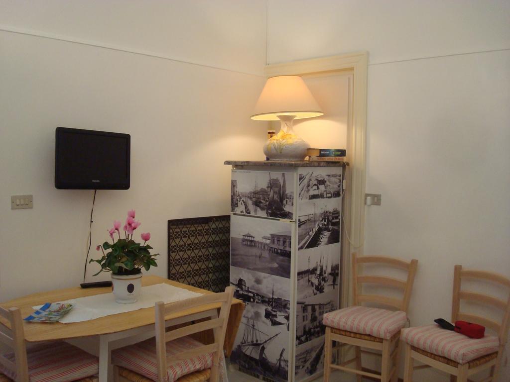 Villino Caproni Daire Viareggio Dış mekan fotoğraf